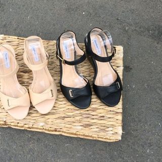 Giày sandal đế xuồng cao 9p kiểu dáng sang trọng dễ đi
