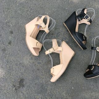 Giày sandal đế xuồng cao 9p kiểu dáng sang trọng dễ đi