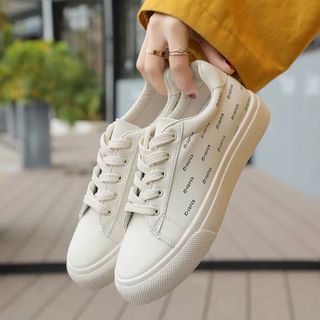 Giày bâtt trắng đon giản