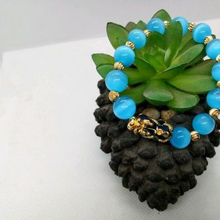 vòng đá phong thủy mắt mèo mix tỳ hưu đổi màu sezi 10ly