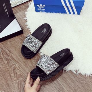 Dép quai ngang đế êm
