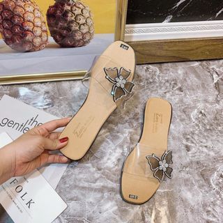 Dép bướm xinh