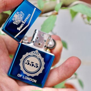 Zippo xanh 555