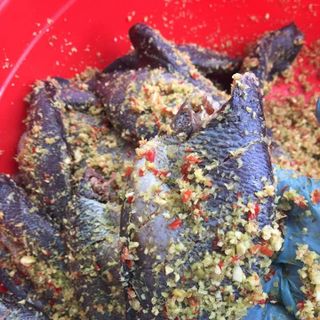 Cá Sặc ướp sả ớt