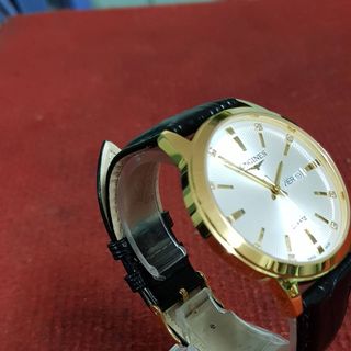Đồng hồ kính saphiare máy nhật