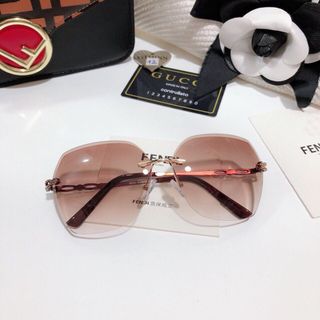Mắt kinh nhiều màu