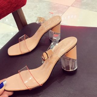 Giày sandal cao gót trong