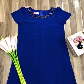 Đầm thiết kế trung niên xem chi tiết qua