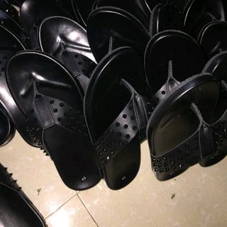 Dép xỏ ngón