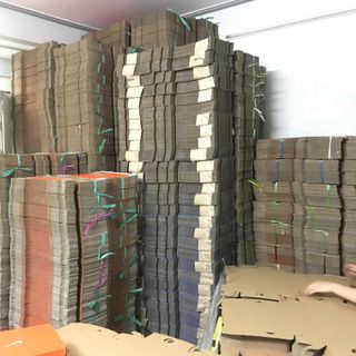 Hộp Giày Thể Thao