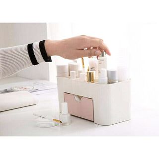 kệ đựng đồ trang điểm nhiều ngăn