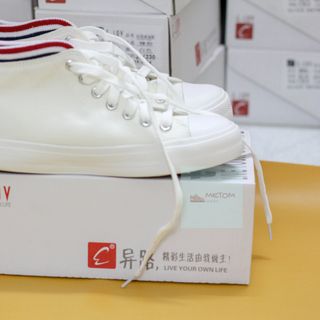 Giày Thể Thao Kiểu Dáng Trẻ Trung Năng Động Mẫu Hót 2019