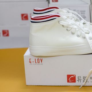 Giày Thể Thao Kiểu Dáng Trẻ Trung Năng Động Mẫu Hót 2019
