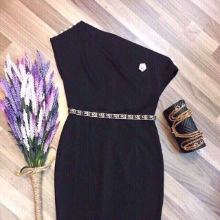 ĐẦM LỆCH VAI