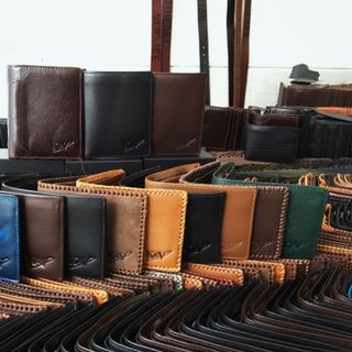 VÍ DA BÒ TỪ 65k Nhận 50 CÁI ĐỦ MẪU IN LOGO RIÊNG