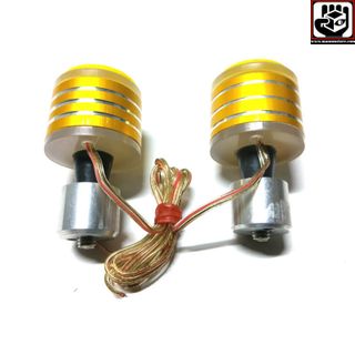 Gù tay lái 3 sọc sao vàng