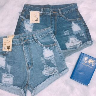 Quần short rách