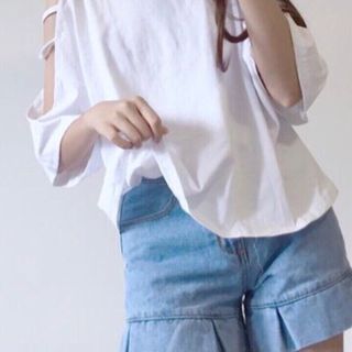 Áo thun nữ kiểu hai màu trắng - đen 19