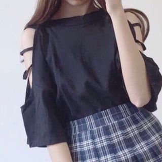 Áo thun nữ kiểu hai màu trắng - đen 19