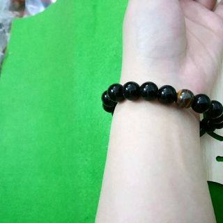chuỗi đeo tay phong thủy hạt đá đen mix đá mắt hổ giá sỉ 25k 1 chuỗi mỗi hạt kích thước 10li