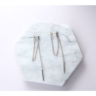 Khuyên tai cá tính phối xích thả dài