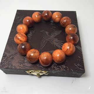 Vòng tay gỗ huyết long