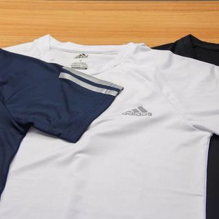 Áo thể thao Adidass cổ tròn lỗ kim