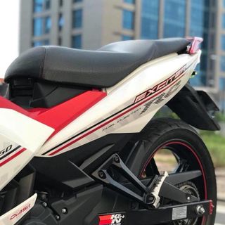 Bán xe Yamaha Exciter 150 đời 2018 màu trắng đỏ tuyệt đẹp Xe còn mới