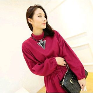 Vòng cổ hình tam giác to không gỉ