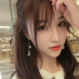 Khuyên tai tulip ngọc trai