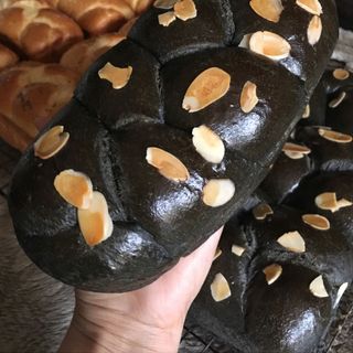 BÁNH MÌ HOA CÚC MEN TỰ NHIÊN