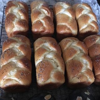 BÁNH MÌ HOA CÚC MEN TỰ NHIÊN