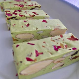 KẸO SỮA HẠT - Kẹo Nougat