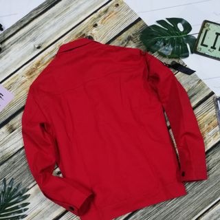 Áo khoác kaki nam phối nút màu đỏ