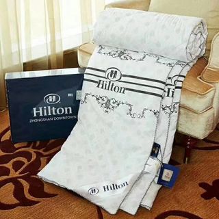 CHĂN HILTON