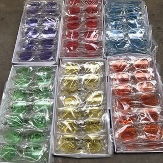 Kính v trong suốt