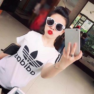 mắt kính V hotgirl trắng tròn