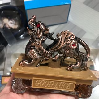 TỲ HƯU TRƯNG BÀY KIÊM NƯỚC HOA KHỬ MÙI LÀM THƠM XE ÔTÔ