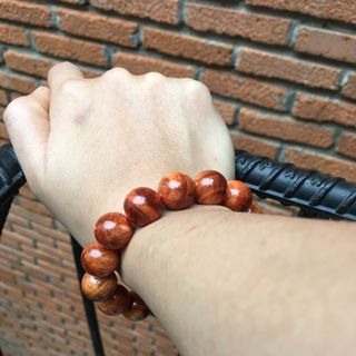VÒNG TAY GỖ HUYẾT LONG