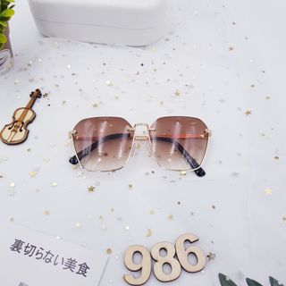 Kính xi ốc 585