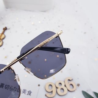 Kính xi ốc 585