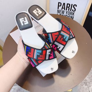 Dép quai chéo đế êm