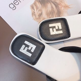 Dép quai chéo đế êm