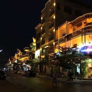 Đèn Pha Chiếu Điểm