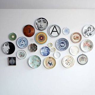 Móc treo đĩa lên tường