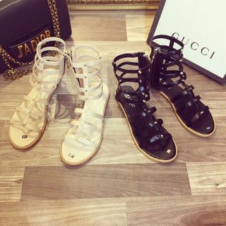 Giày sandal rọ
