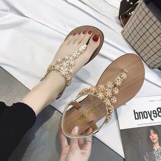 Giày sandal hoa siêu cute