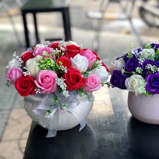 Chậu hoa hồng sáp thơm 35 bông