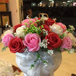 Chậu hoa hồng sáp thơm 35 bông