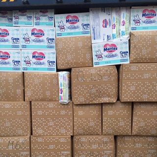 Tã bỉm merries nội địa Nhật Size cộng miếng
